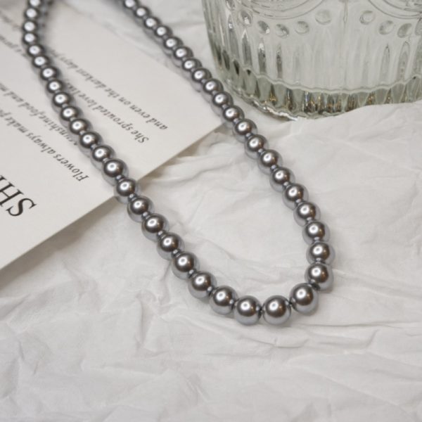 Cold Moon Glow: Grey Pearl Necklace