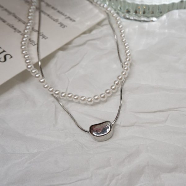 Love Bean and Pearl Chain: Pearl Stacking Necklace